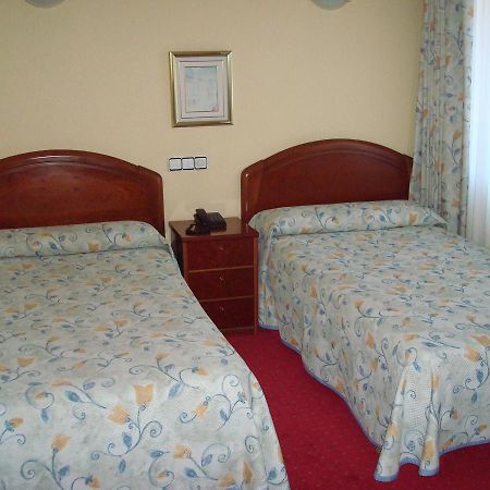 Hotel Estadio Бильбао Экстерьер фото